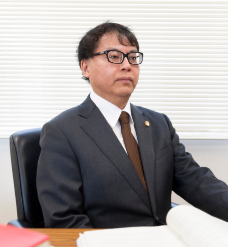 おかたに なおあき 弁護士